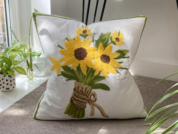 Funda cojín bordada ramo girasoles