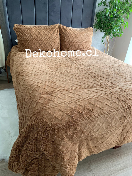 Cubrecama 1 1/2P Con diseño café