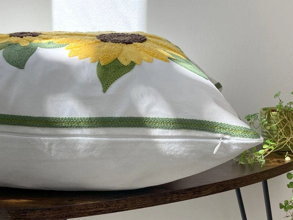 Funda cojín bordada girasoles