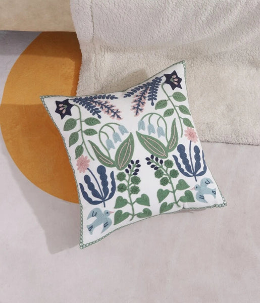 Funda bordada pajaritos