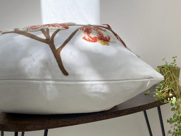 Funda cojín bordada magnolios
