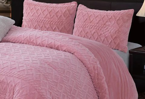 Cubrecama King con diseño rosado