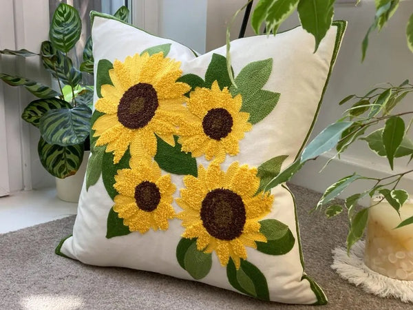 Funda cojín bordada girasoles