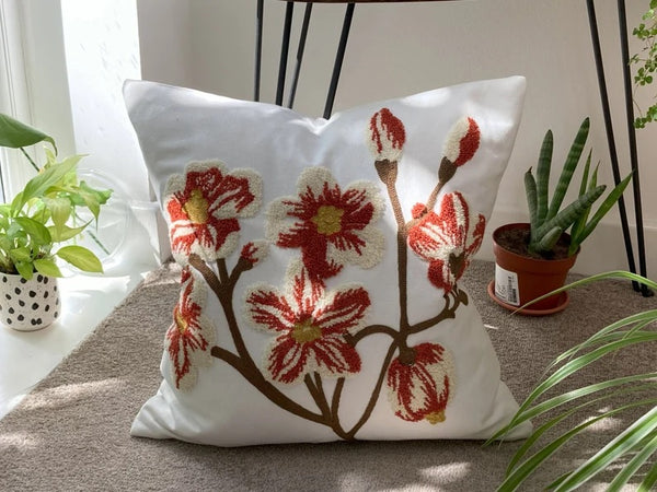 Funda cojín bordada magnolios