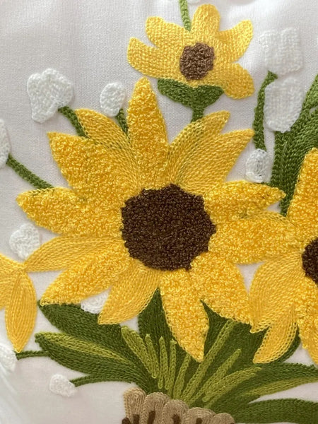 Funda cojín bordada ramo girasoles