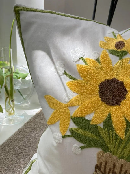 Funda cojín bordada ramo girasoles