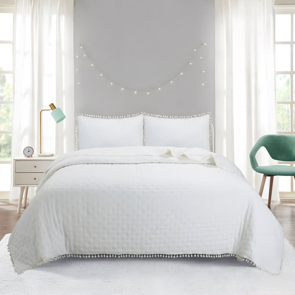 Quilt blanco invierno pompón 1.5P