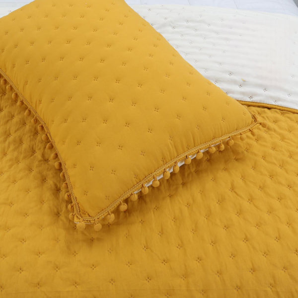 Quilt mostaza  pompón 1.5P
