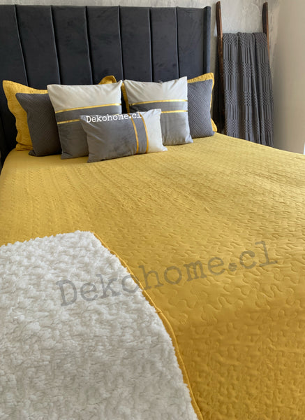 Cubrecama bordado 1.5P mostaza reverso chiporro