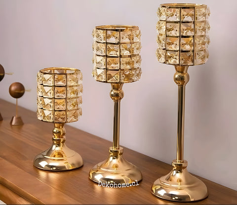 Trio de candelabros dorados