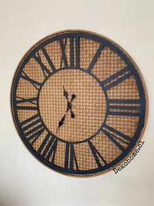 Reloj circular metalico