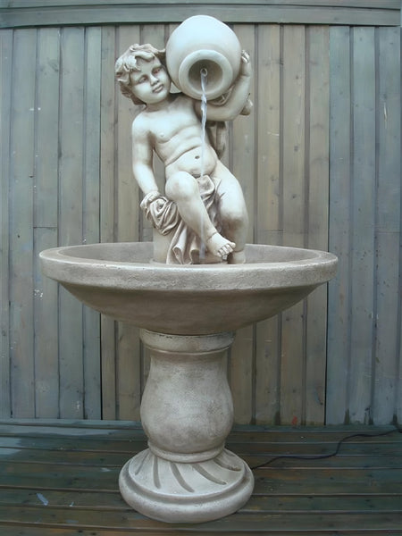 Fuente de agua niño con cantaro
