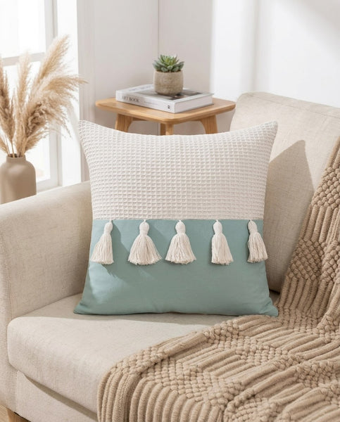 Cojín Decorativo Texturizado con Borlas menta