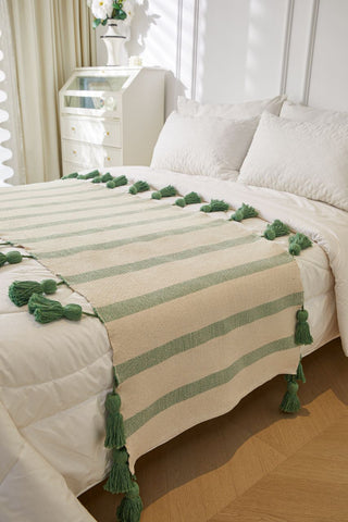 Piecera borlas rayas menta