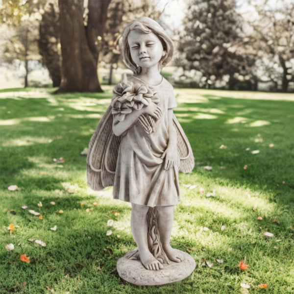 Hada con ramo de flores