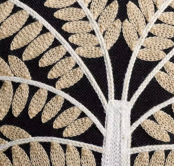 Funda cojín bordada palmera negra