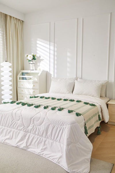 Piecera borlas rayas menta