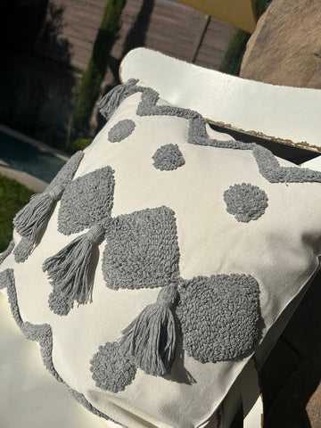 Funda cojín Modelo Flecos Gris