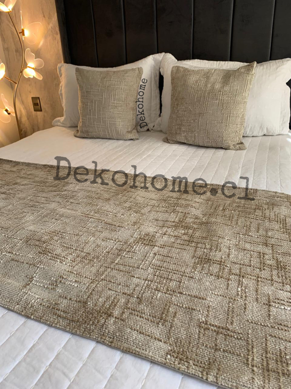 Piecera chenille + 02 fundas de cojín beige