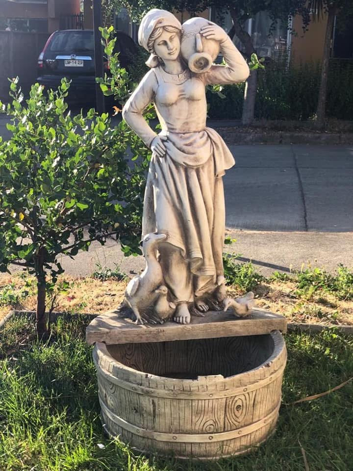 Fuente de agua jarron