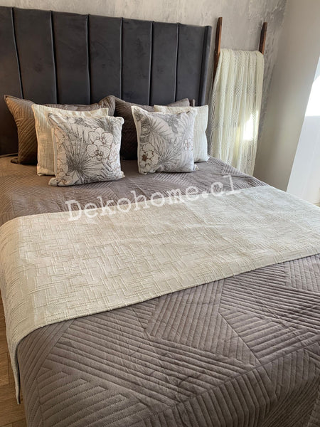 Piecera chenille + 02 fundas de cojín Blanco invierno