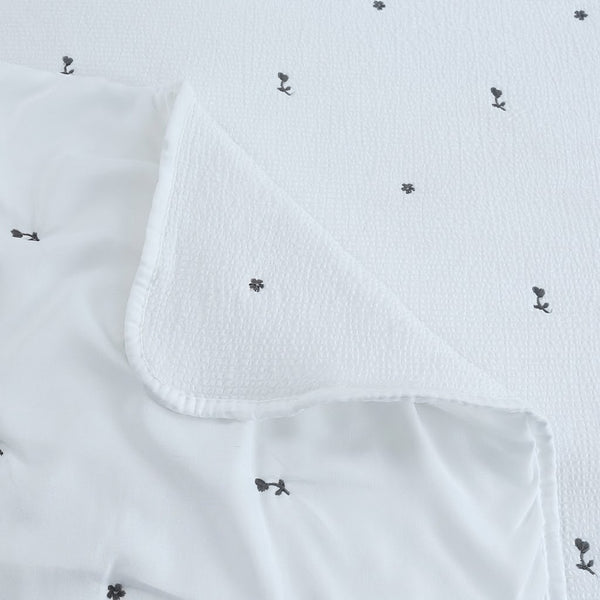 Quilt blanco 2P con borbado