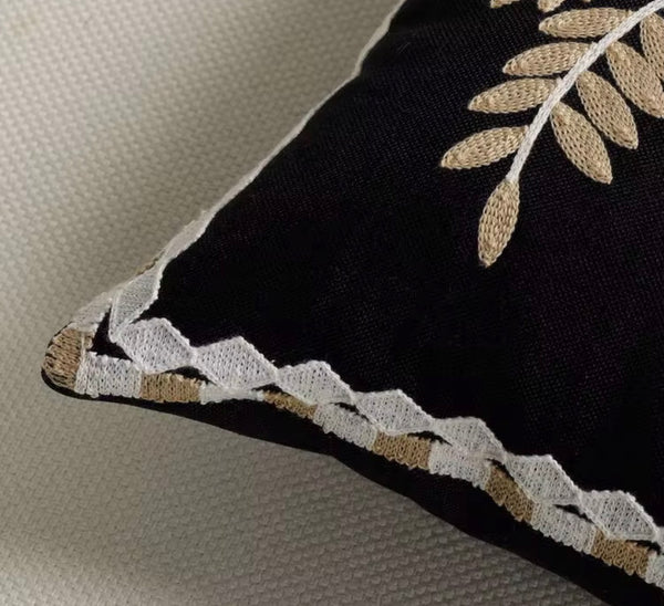 Funda cojín bordada palmera negra