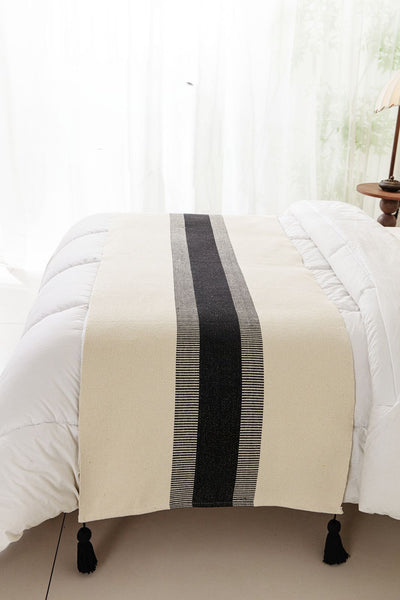 Set piecera Crucero negra + 02 fundas de cojín