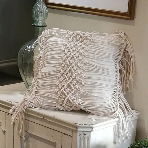 Funda cojín boho macramé flecos