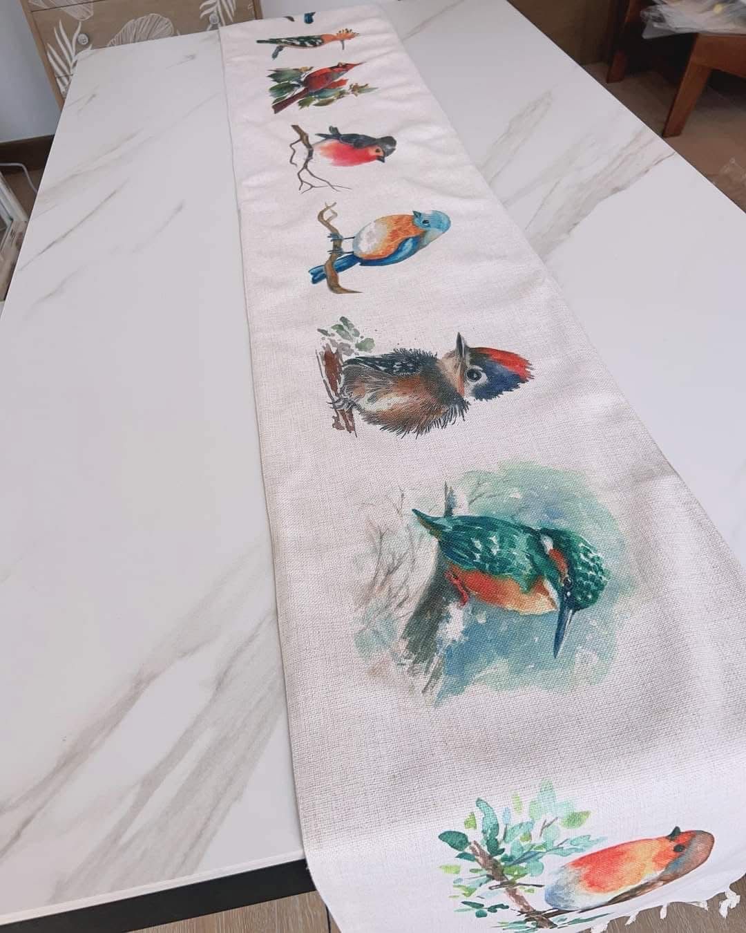 Camino de mesa pajaritos
