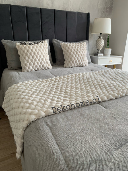 Piecera cerrillos + 02 fundas de cojín blanco