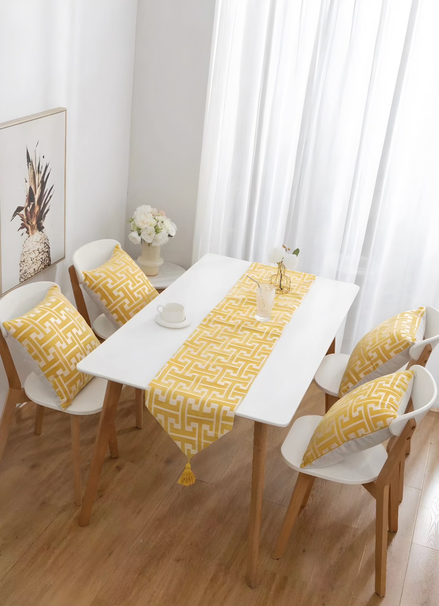 Camino de mesa chenille amarillo dekohome
