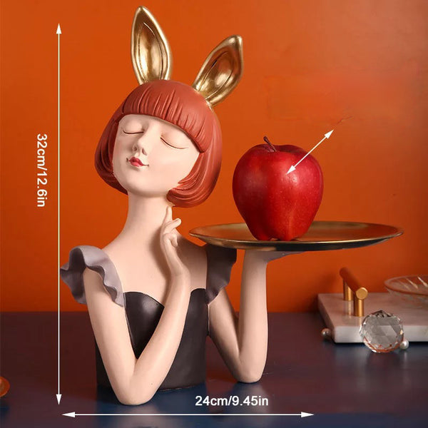 Figura nórdica con bandeja