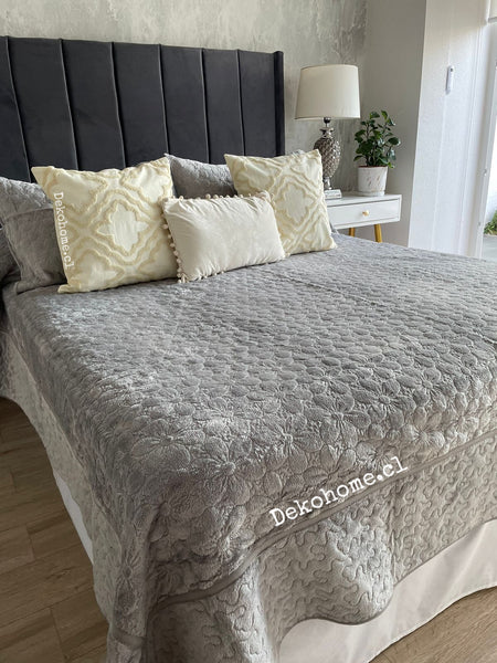 Cubrecama Plush Gris 2P