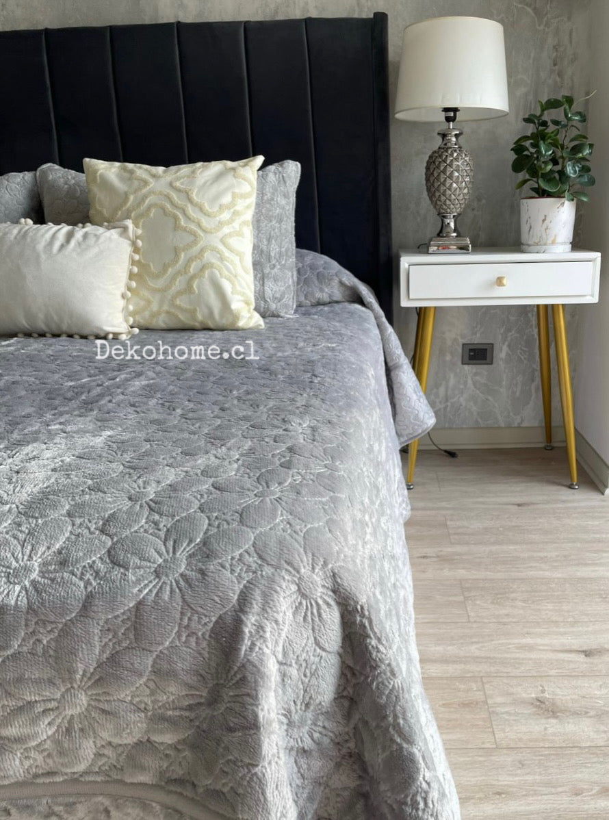 Cubrecama Plush Gris King
