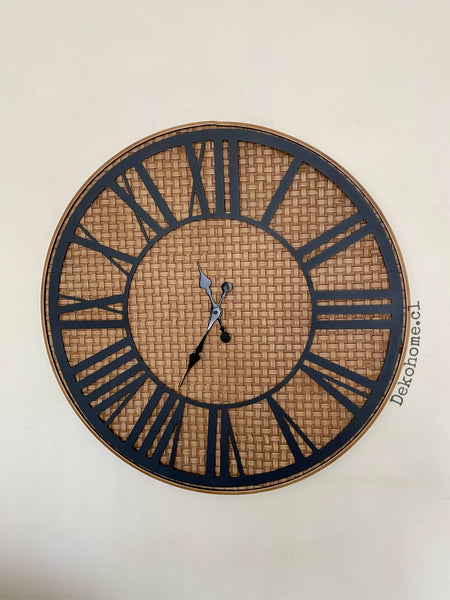Reloj circular metalico