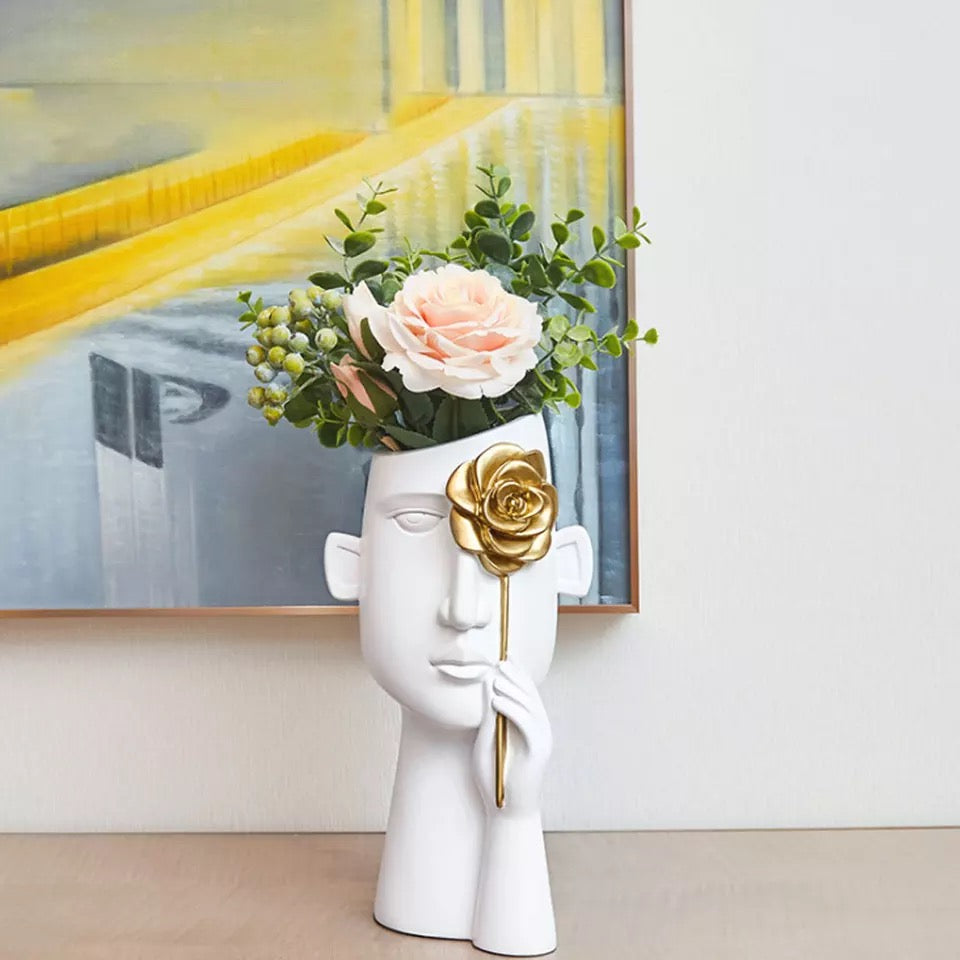 Florero Rostro blanco flor dorada