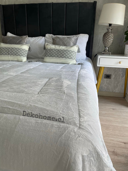 Cubrecama Blanco Plush 2P